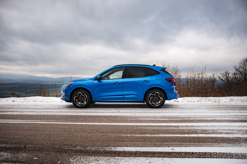 Ford Kuga 2,5 Duratec HEV AWD